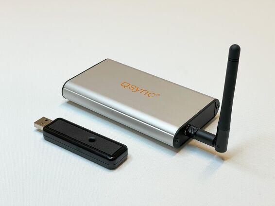 Qmotion Qsync Network Gateway and Qrelay Range Extender for motorized roller shades