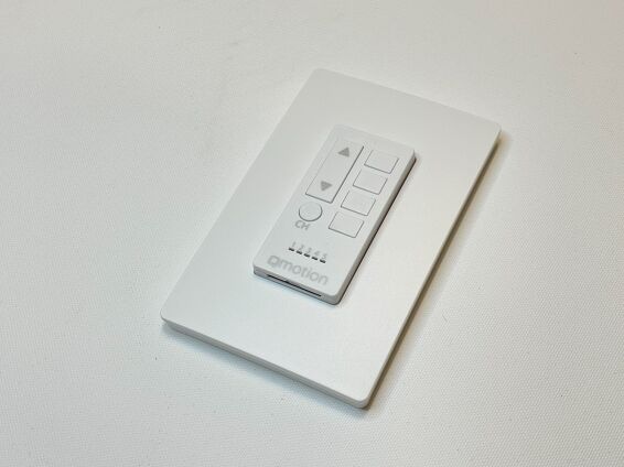 QMotion QDR2 assembled with wall plate for qmotion motorized roller shades